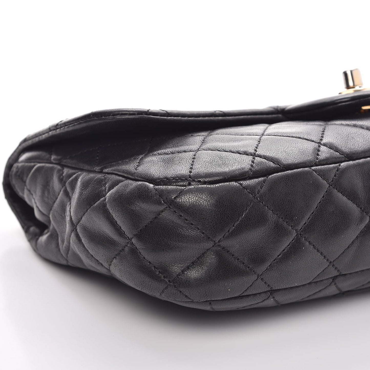 Lambskin Quilted Medium Cruise Charm Single Flap Black