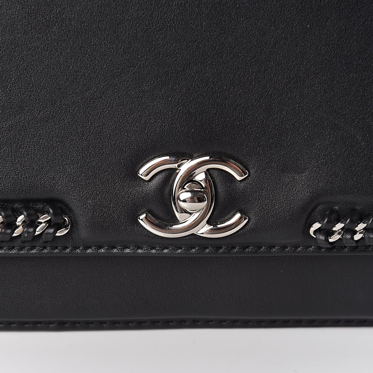 Calfskin Medium Braided Chic Flap Black