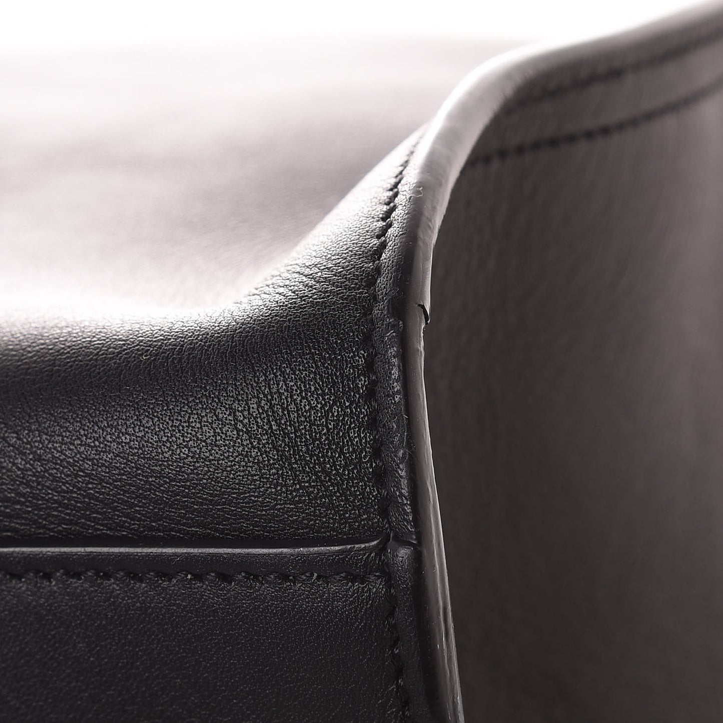 Calfskin Medium Classic Y Cabas Black