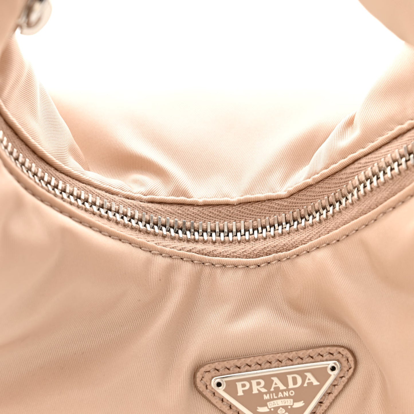 Tessuto Nylon Saffiano Re-Edition 2006 Shoulder Bag Cammeo