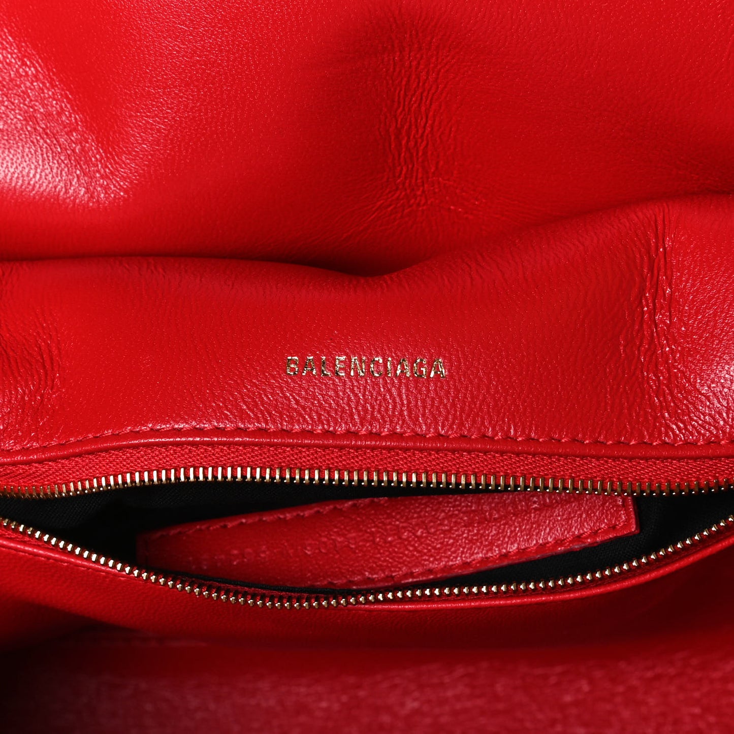 Nappa Calfskin Quilted Medium Touch B Shoulder Bag Bright Red