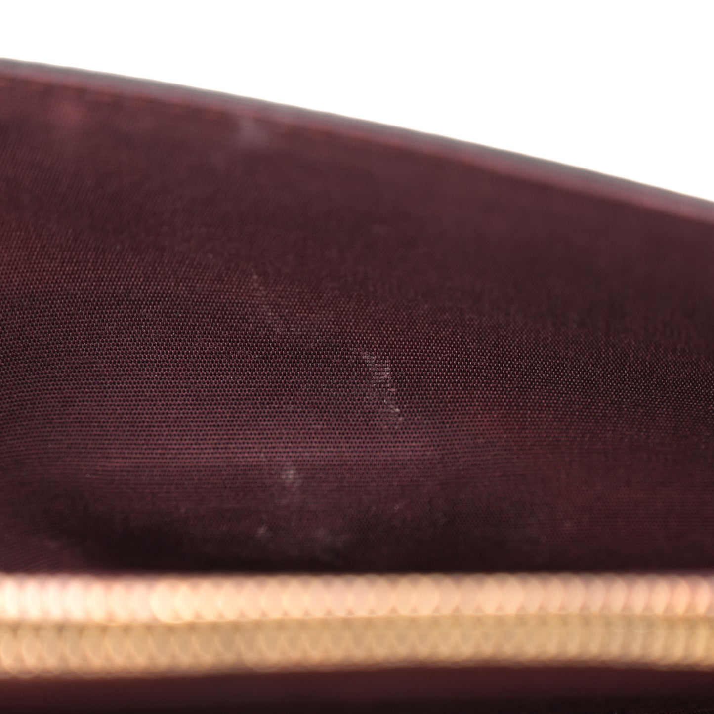 Calfskin Trifolio Wallet On Chain Burgundy