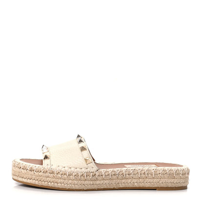 Valentino Garavani Grained Calfskin Rockstud Espadrille Flat Slide Sandals 35 Ivory 1 of 7