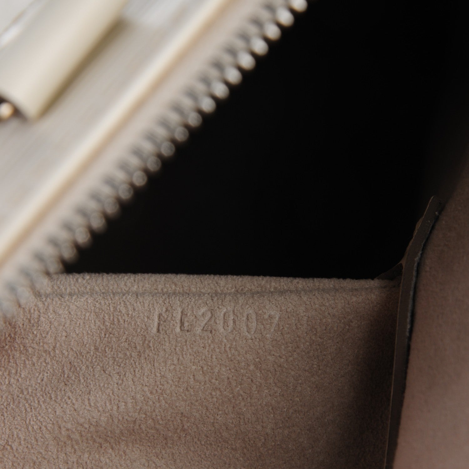 Louis Vuitton Epi Alma PM Ivory 7 of 9