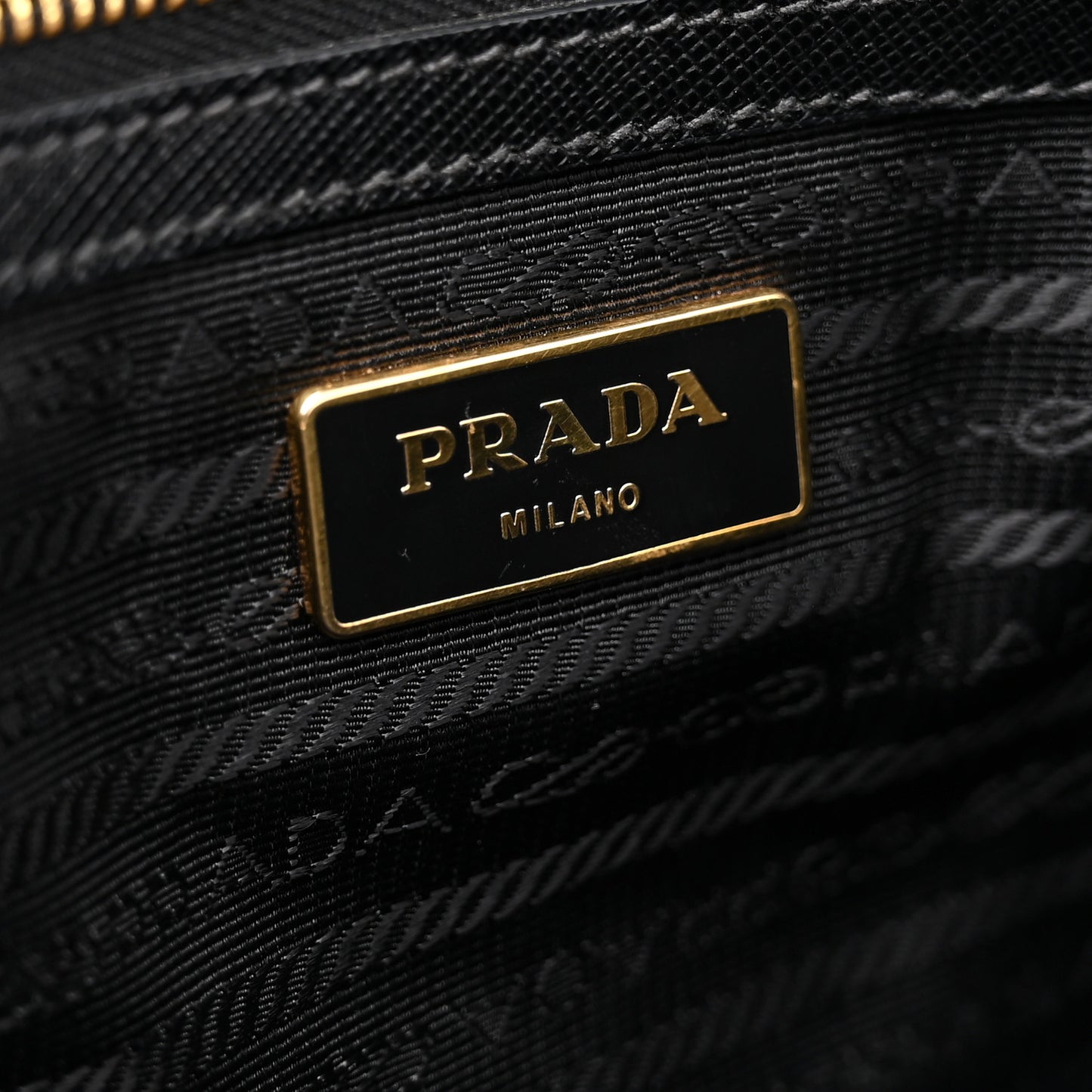 Saffiano Lux Large Galleria Double Zip Tote Black