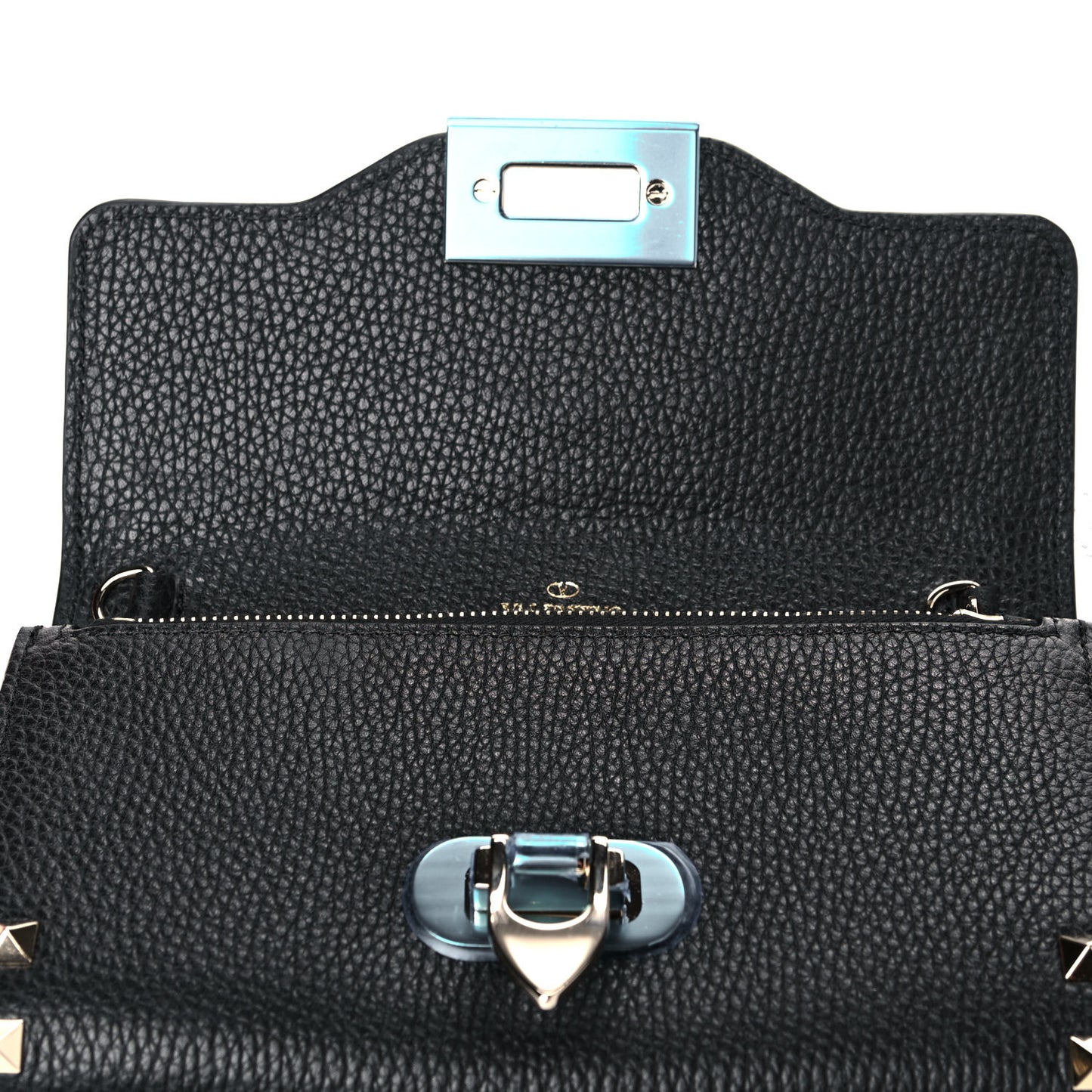 Pebbled Calfskin Rockstud Flip Lock Wallet On Chain Black
