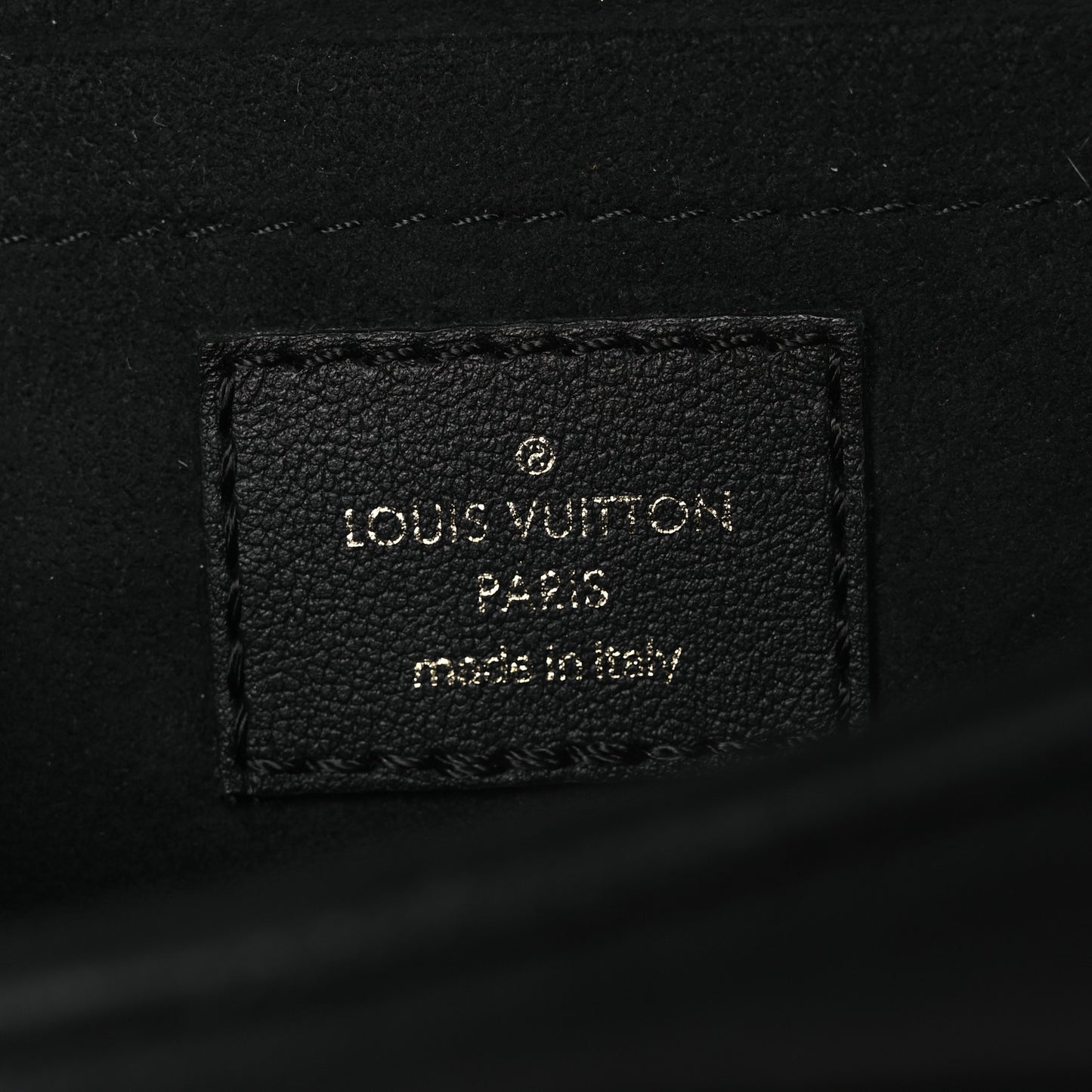 Calfskin New Wave Chain PM Black