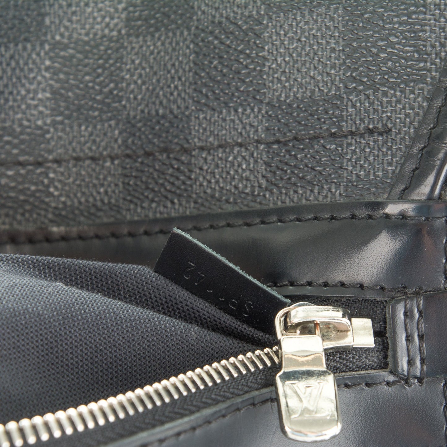 Damier Graphite Daniel GM