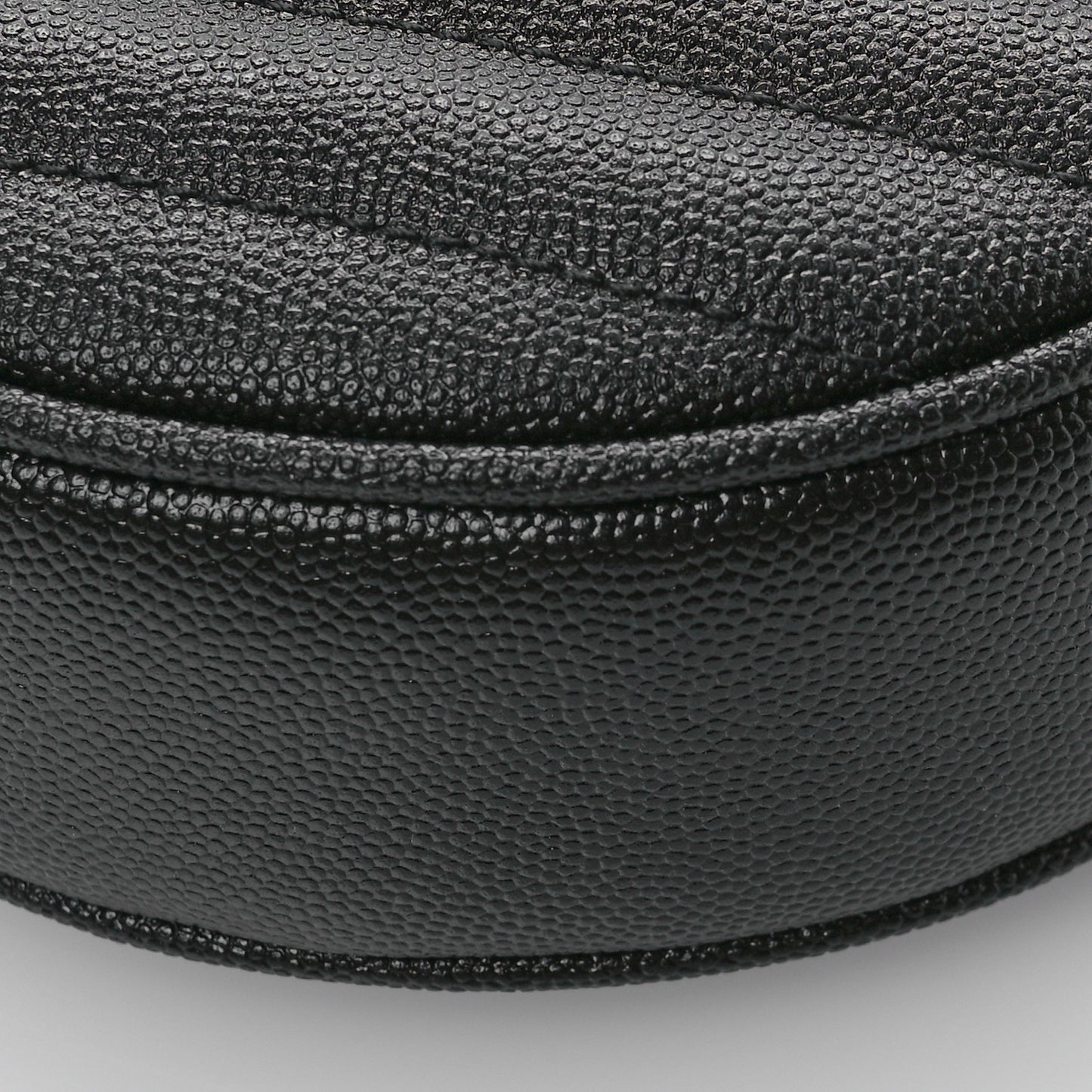 Grain De Poudre Matelasse Chevron Quilted Round Vinyle Camera Bag Black