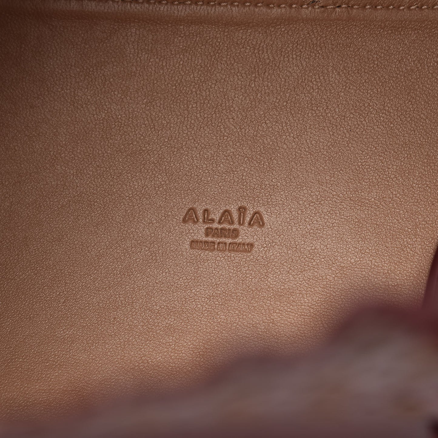Calfskin Vienne Mina 25 Bag Pourpre