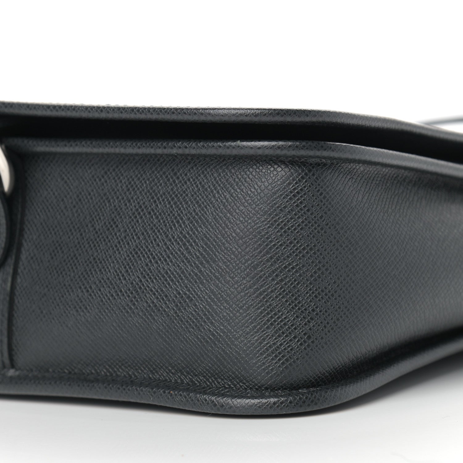 Louis Vuitton Taiga Andrei Ardoise 9 of 9