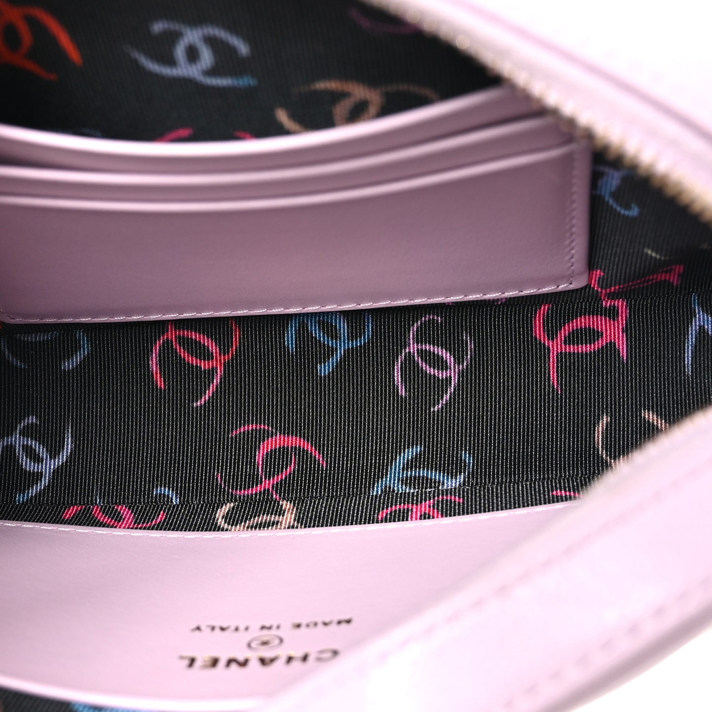Caviar Quilted Chain Camera Bag Light Purple