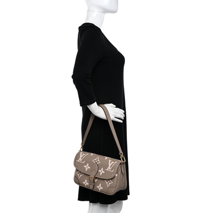 Louis Vuitton Empreinte Monogram Giant Diane Tourterelle Creme 2 of 10