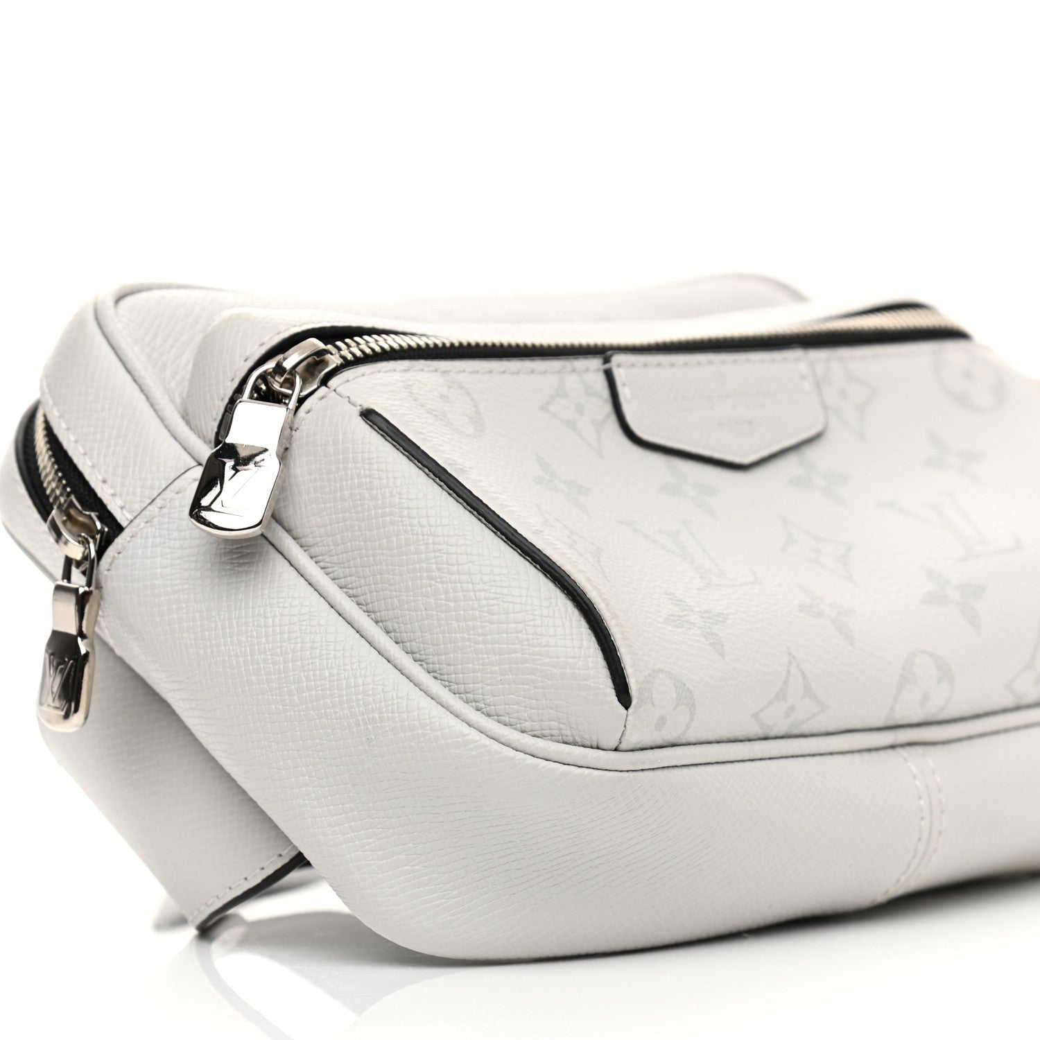 Louis Vuitton Taiga Monogram Outdoor Bumbag White 9 of 11