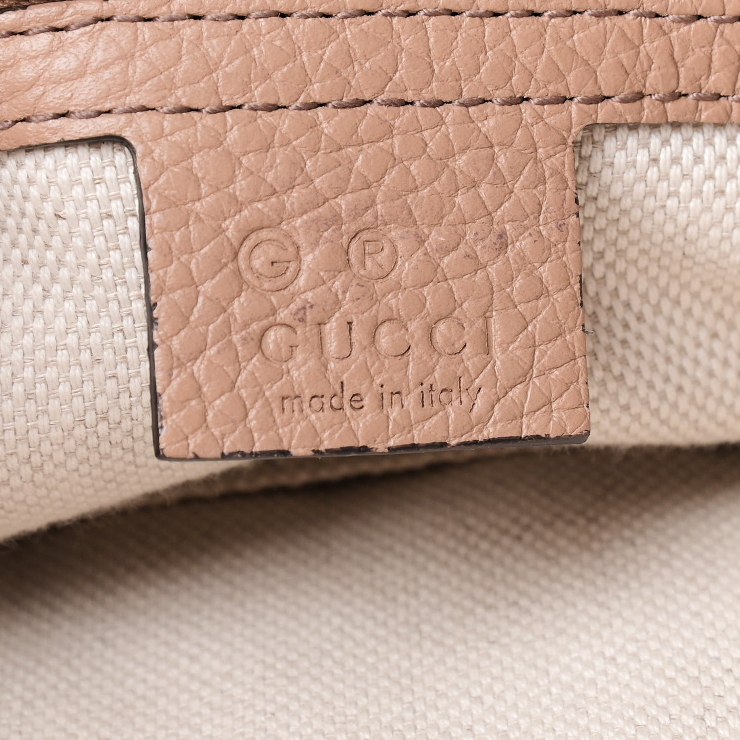 Pebbled Calfskin Large Soho Hobo Camelia