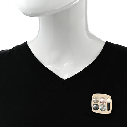 Chanel Pearl Resin Crystal CC No 5 Eyeshadow Brooch Gold Pearly 2 of 4