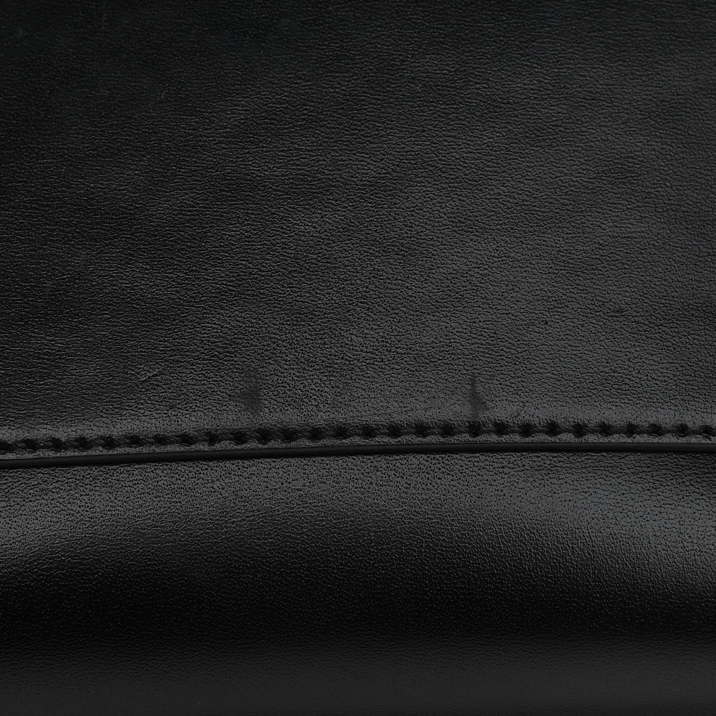 Shiny Lord Calfskin Medium Antigona Black