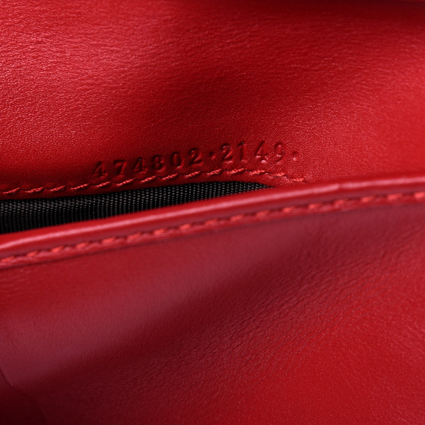 Calfskin Matelasse GG Marmont Wallet Hibiscus Red