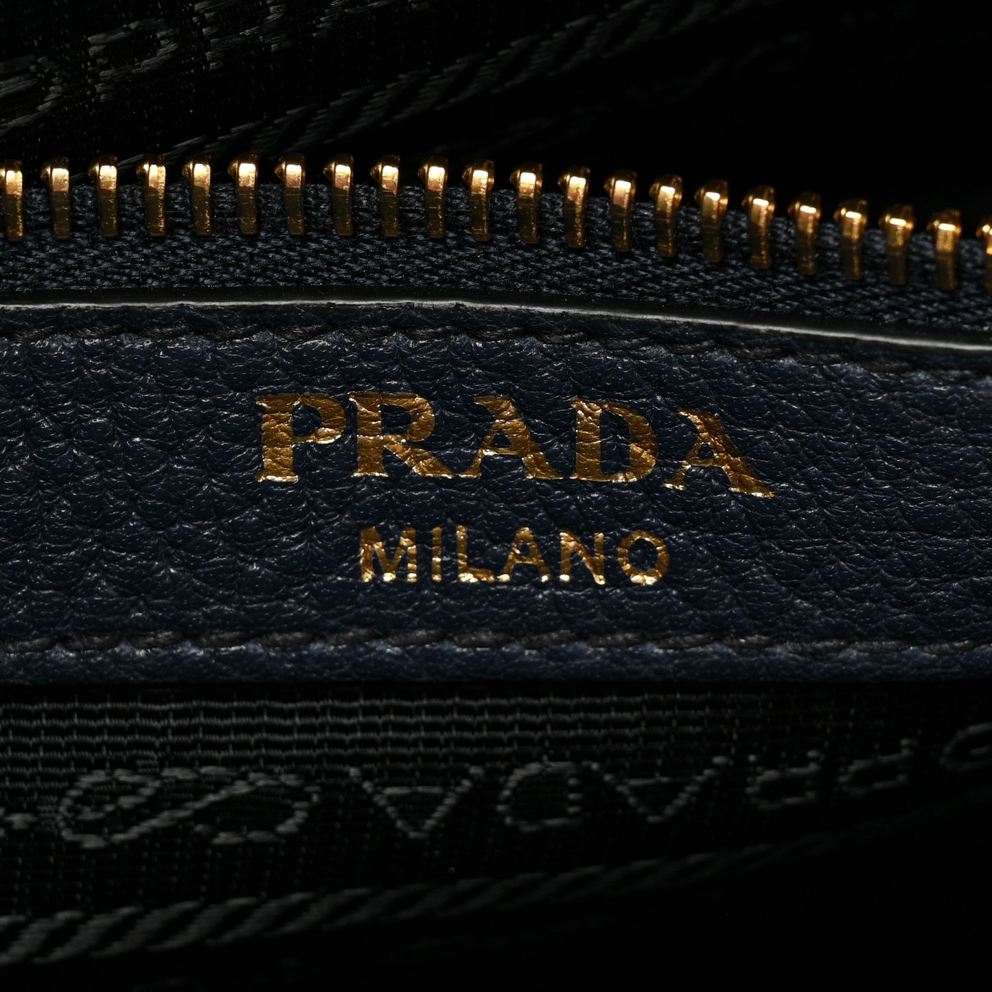 Vitello Daino Hobo Messenger Bag Baltico