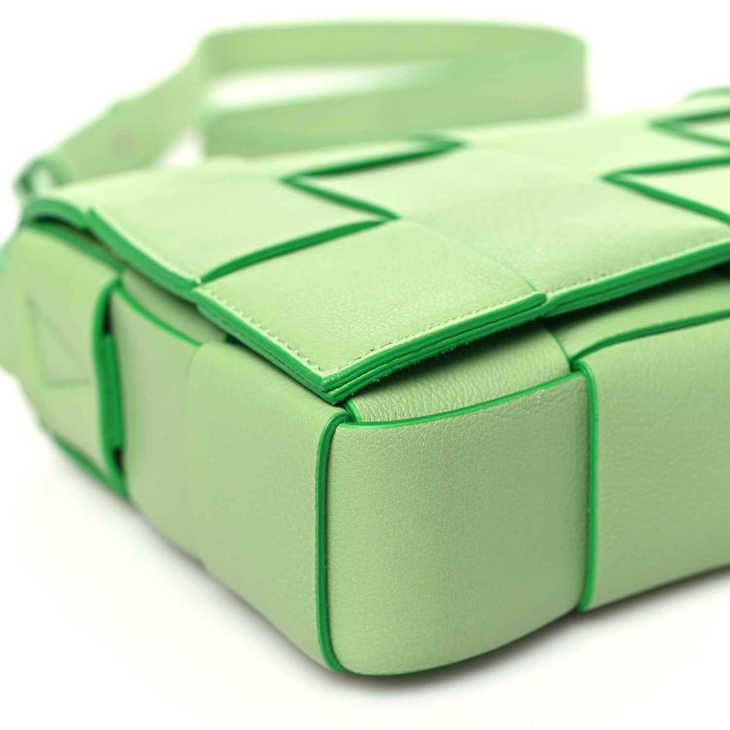 Bottega Veneta Grained Calfskin Maxi Intrecciato Cassette Crossbody Bag Pistachio 9 of 10