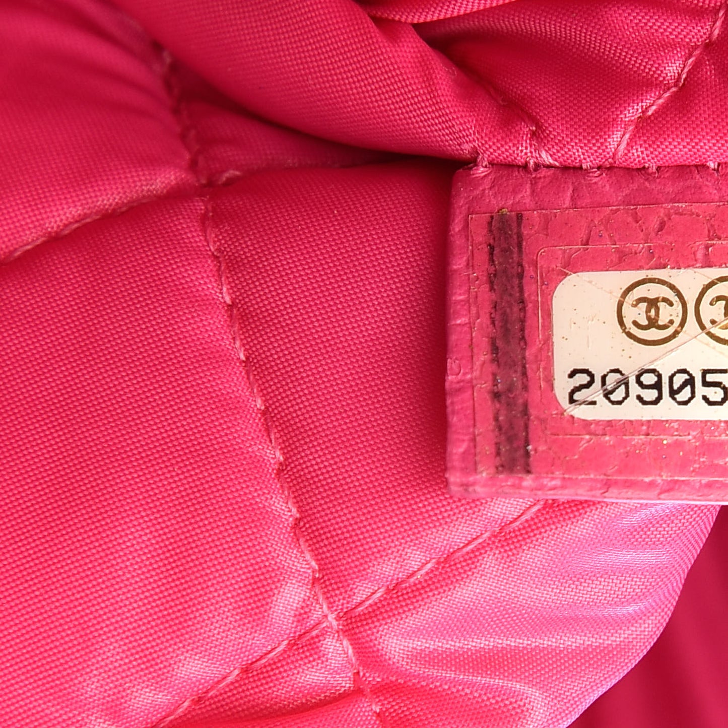 Caviar Quilted Medium Cosmetic Case Pink