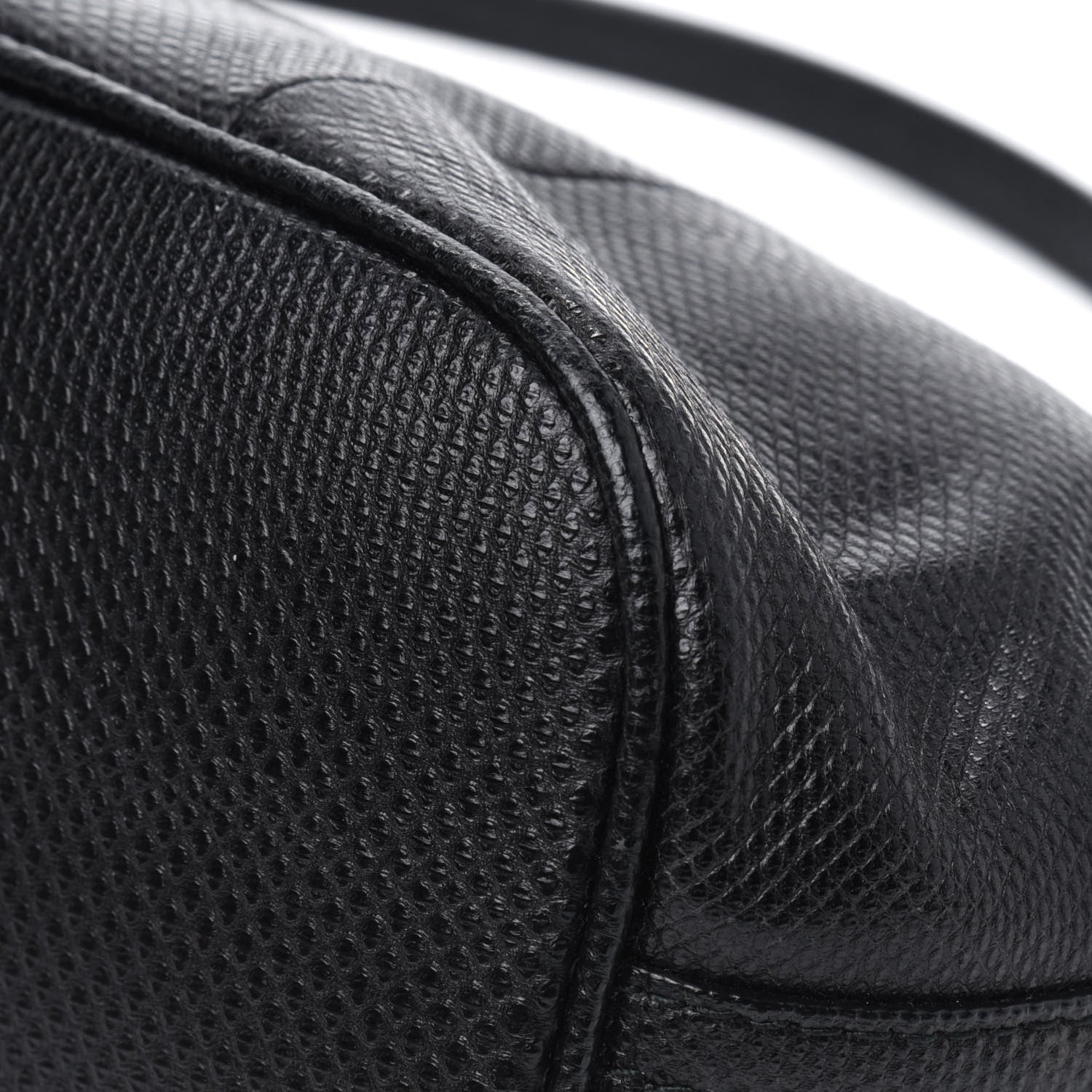 Gucci Calfskin Lizard Embossed Boat Pochette Black 14 of 22