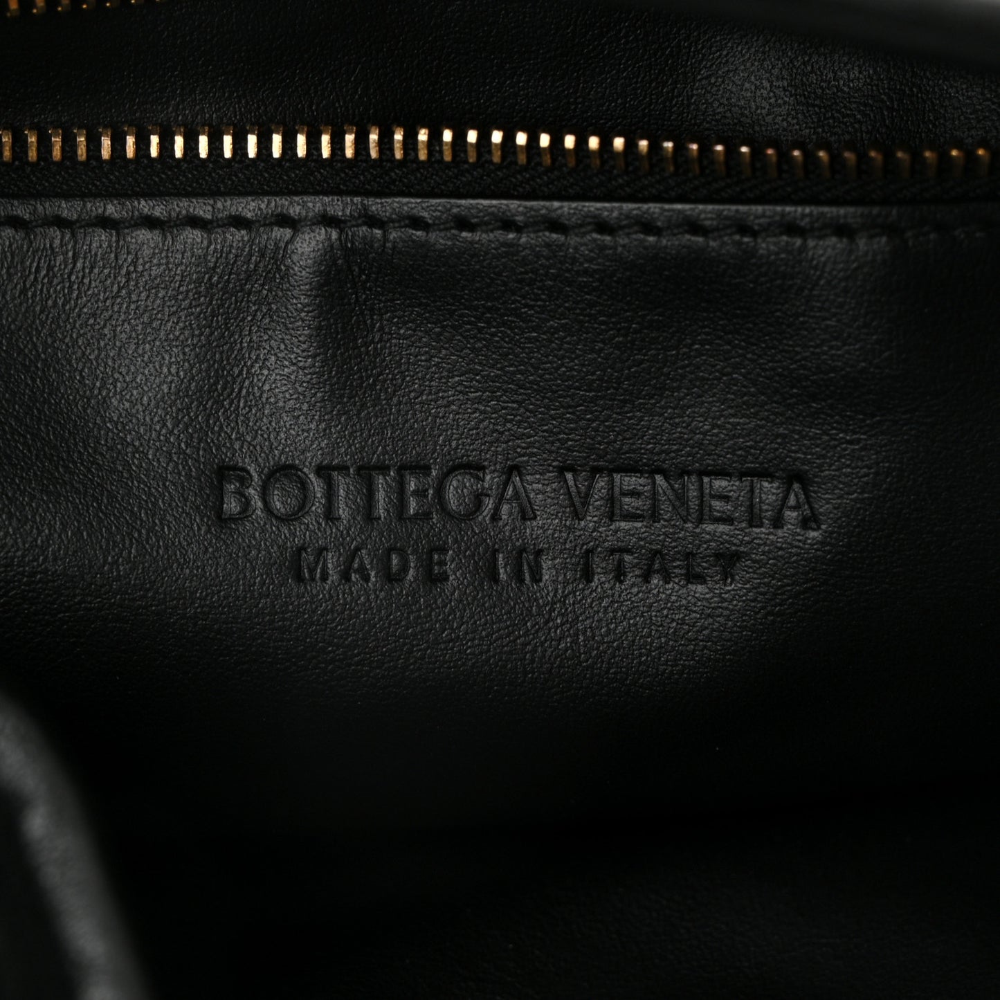 Calfskin Intrecciato Small Hop Black