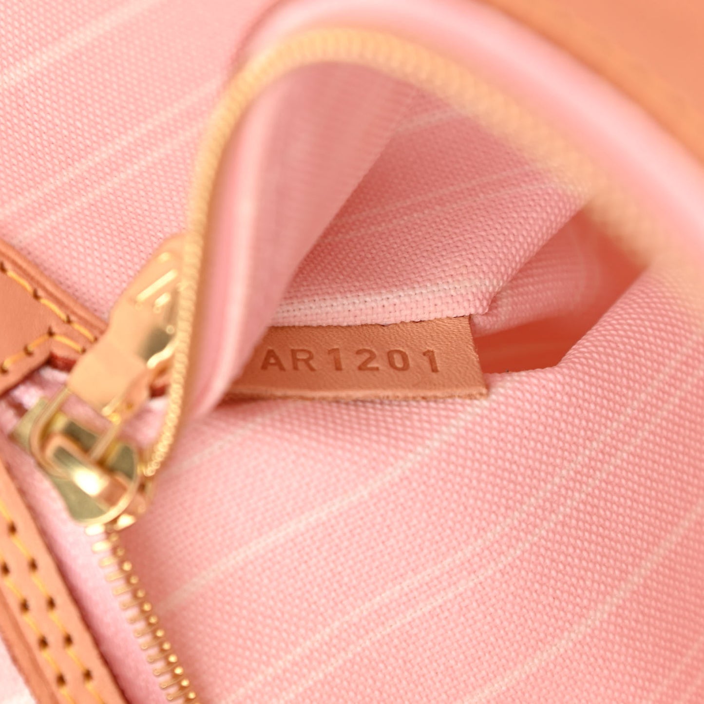 Monogram Giant By The Pool Neverfull MM Light Pink