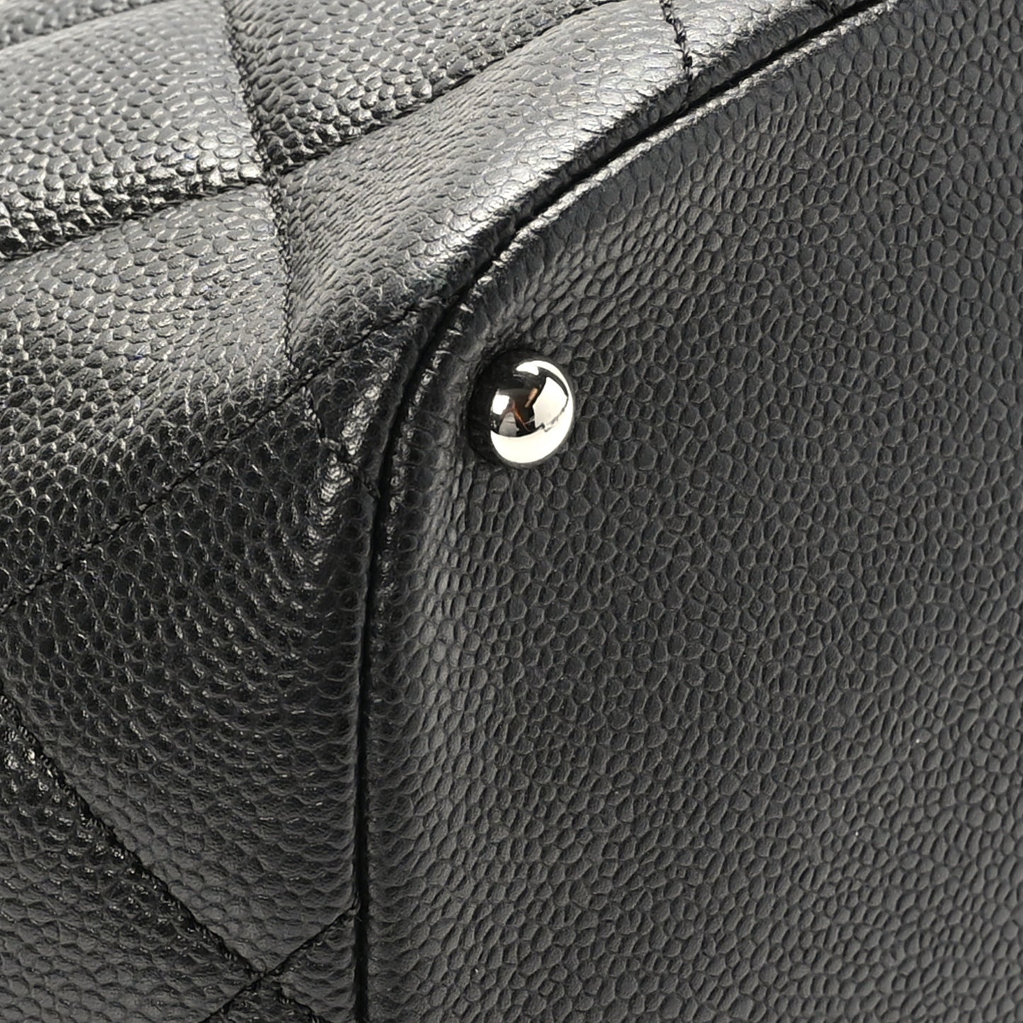 Caviar Quilted CC Timeless Soft Tote Black