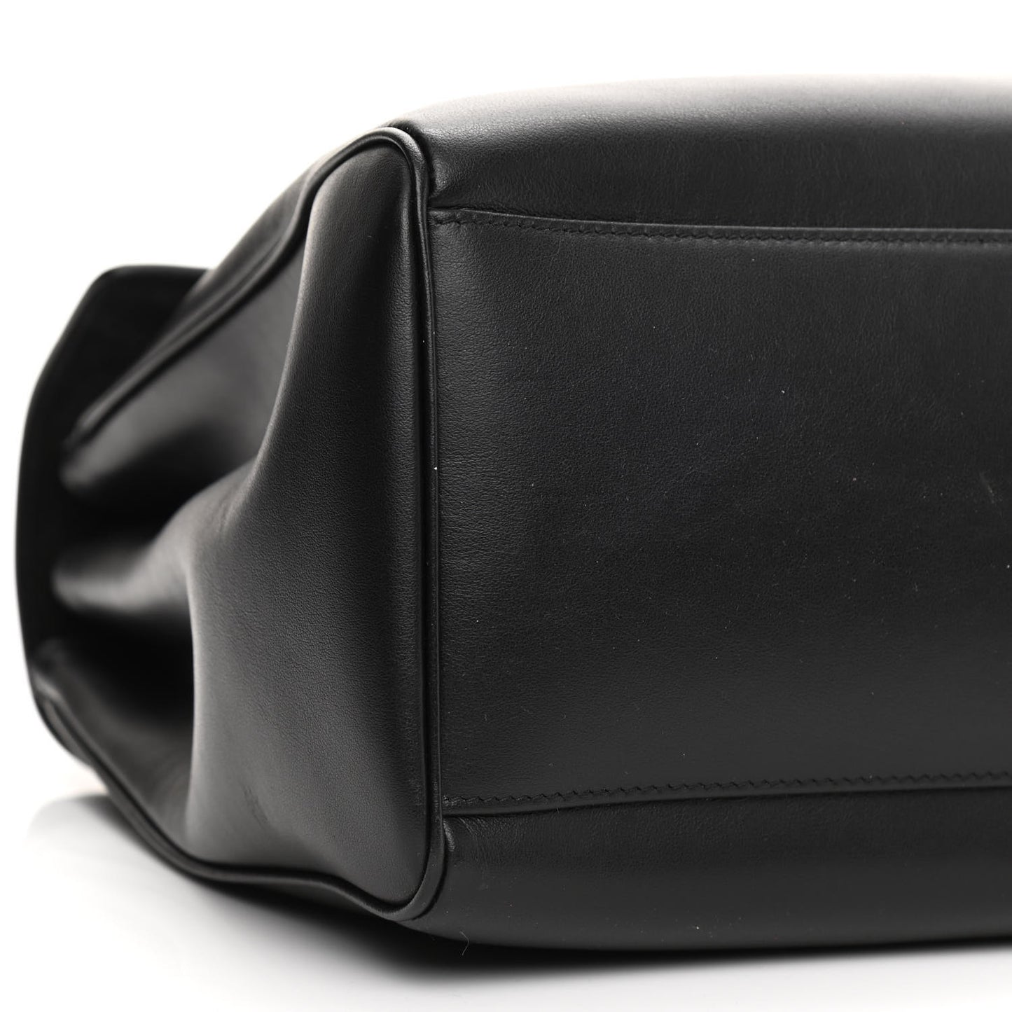 Smooth Calfskin Medium Soft 16 Bag Black