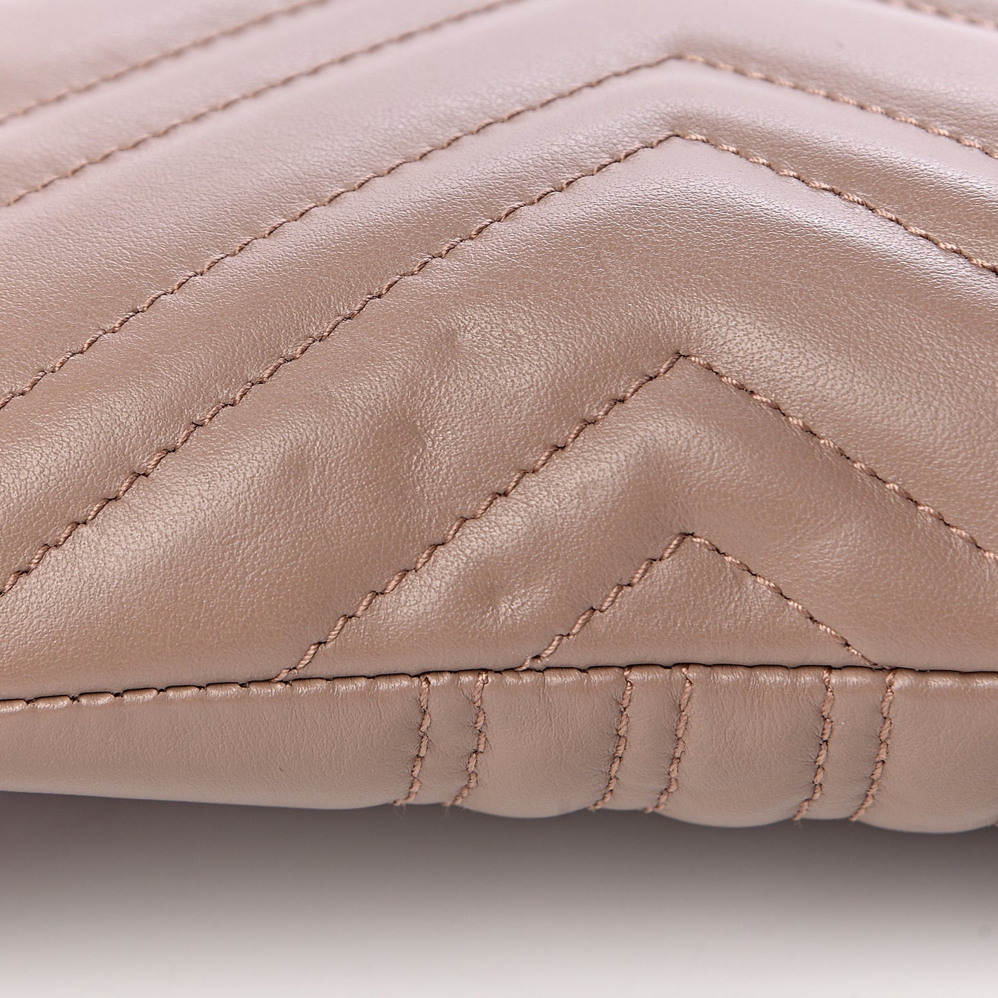 Calfskin Matelasse GG Marmont Clutch Porcelain Rose