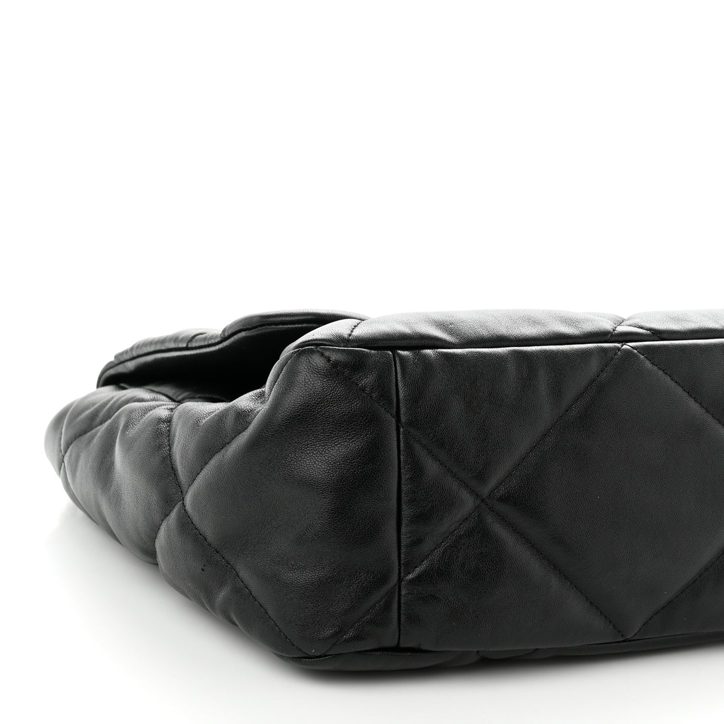 Lambskin Quilted Maxi Chanel 19 Flap Black