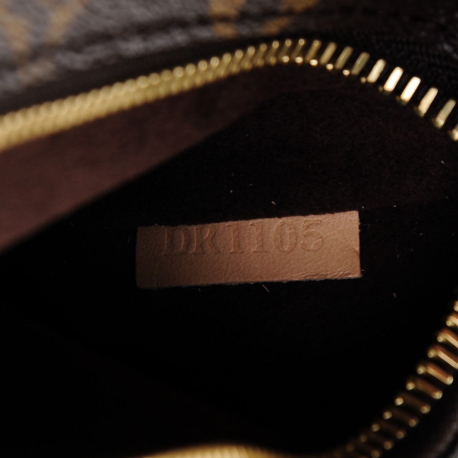 Louis Vuitton Monogram Pochette Metis 7 of 7