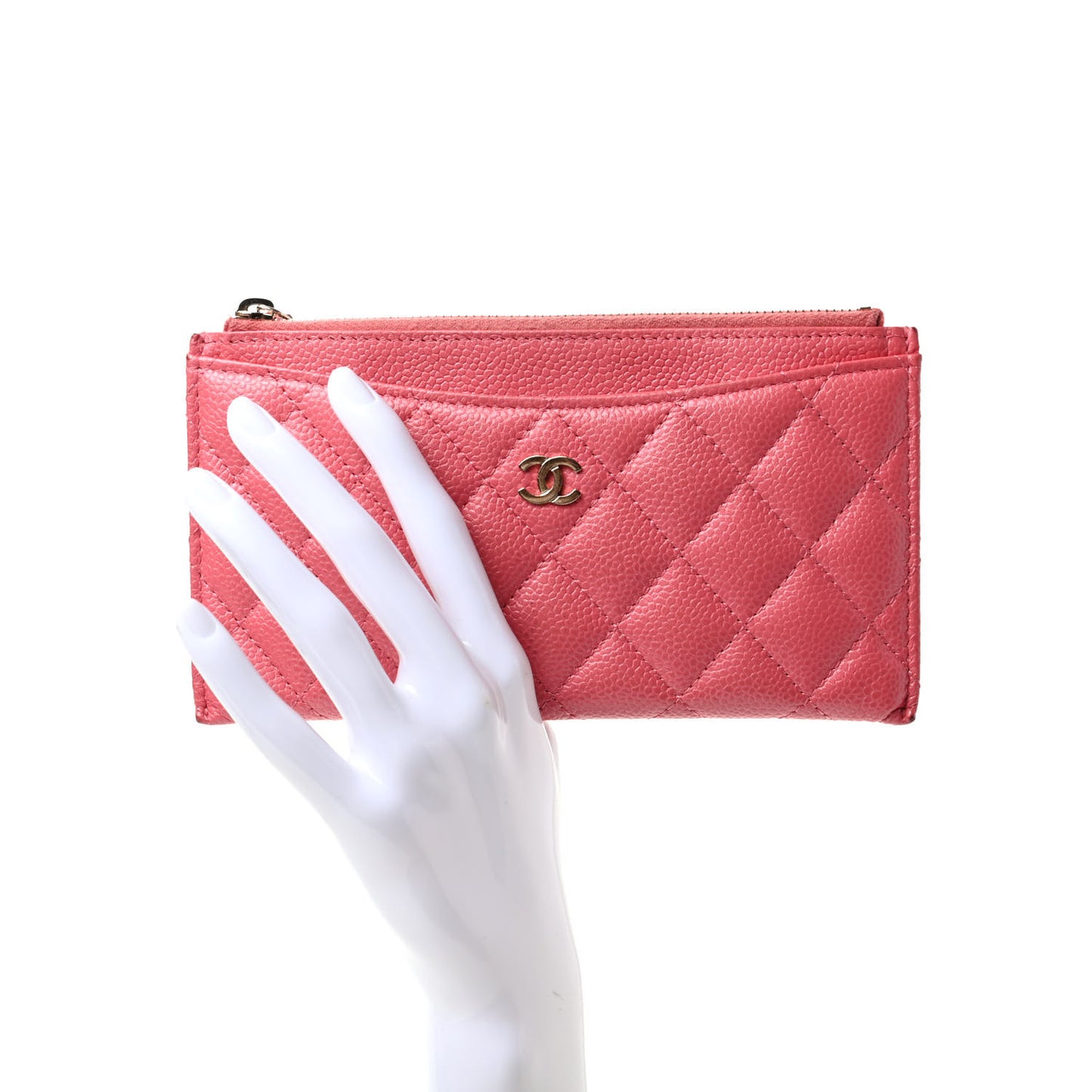 Iridescent Caviar Quilted Classic Zip Pouch Pink