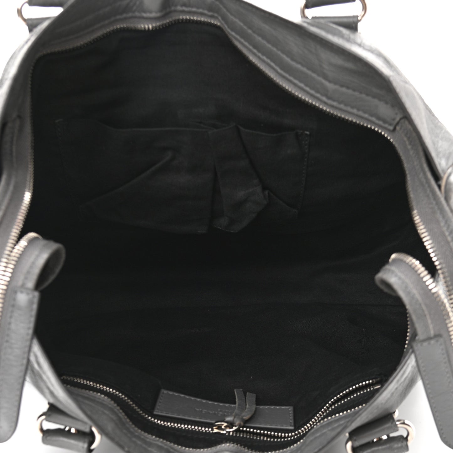 Agneau Silver Metallic Edge Hardware City Gris Cendre