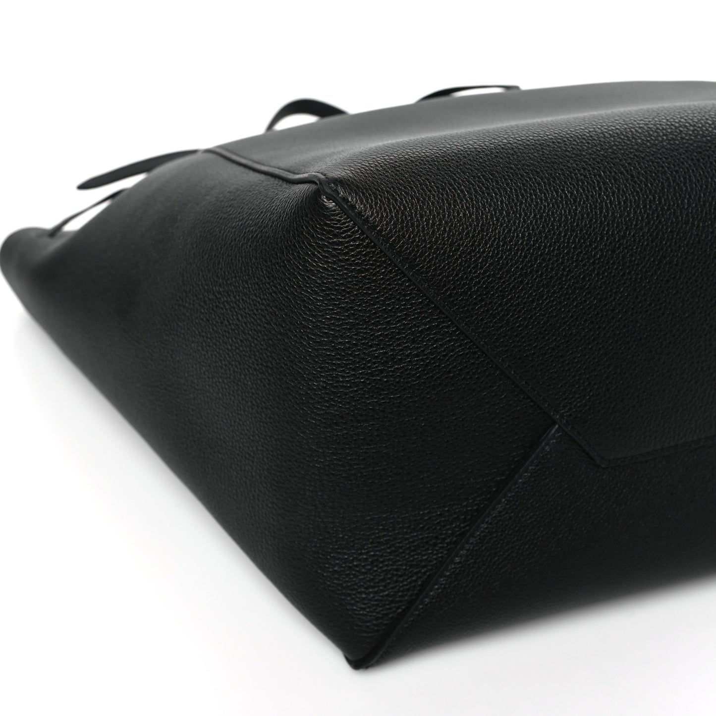 Soft Grained Calfskin Medium Belt Cabas Phantom Black