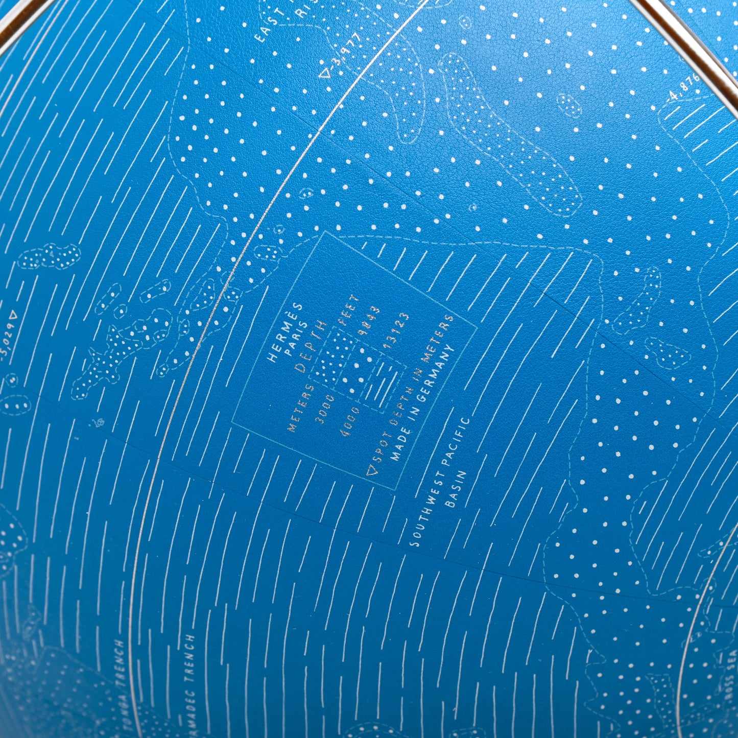 Swift Stainless Steel Reliefs Marins Nereus 24 Globe Bleu Hydra