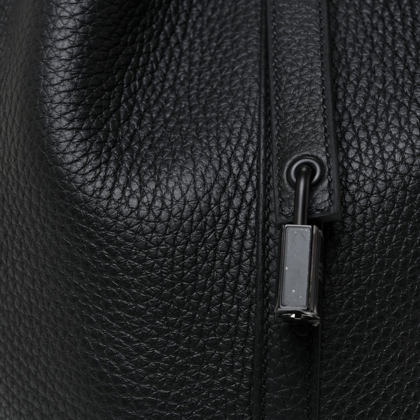 Taurillon Clemence Monochrome Picotin Lock 18 PM Black