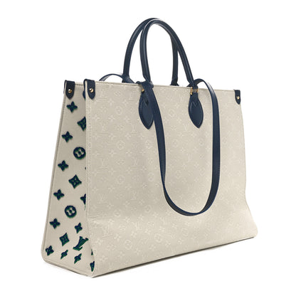 Louis Vuitton Jacquard Embroidered Tufted Monogram Hamptons Onthego GM Black 3 of 9