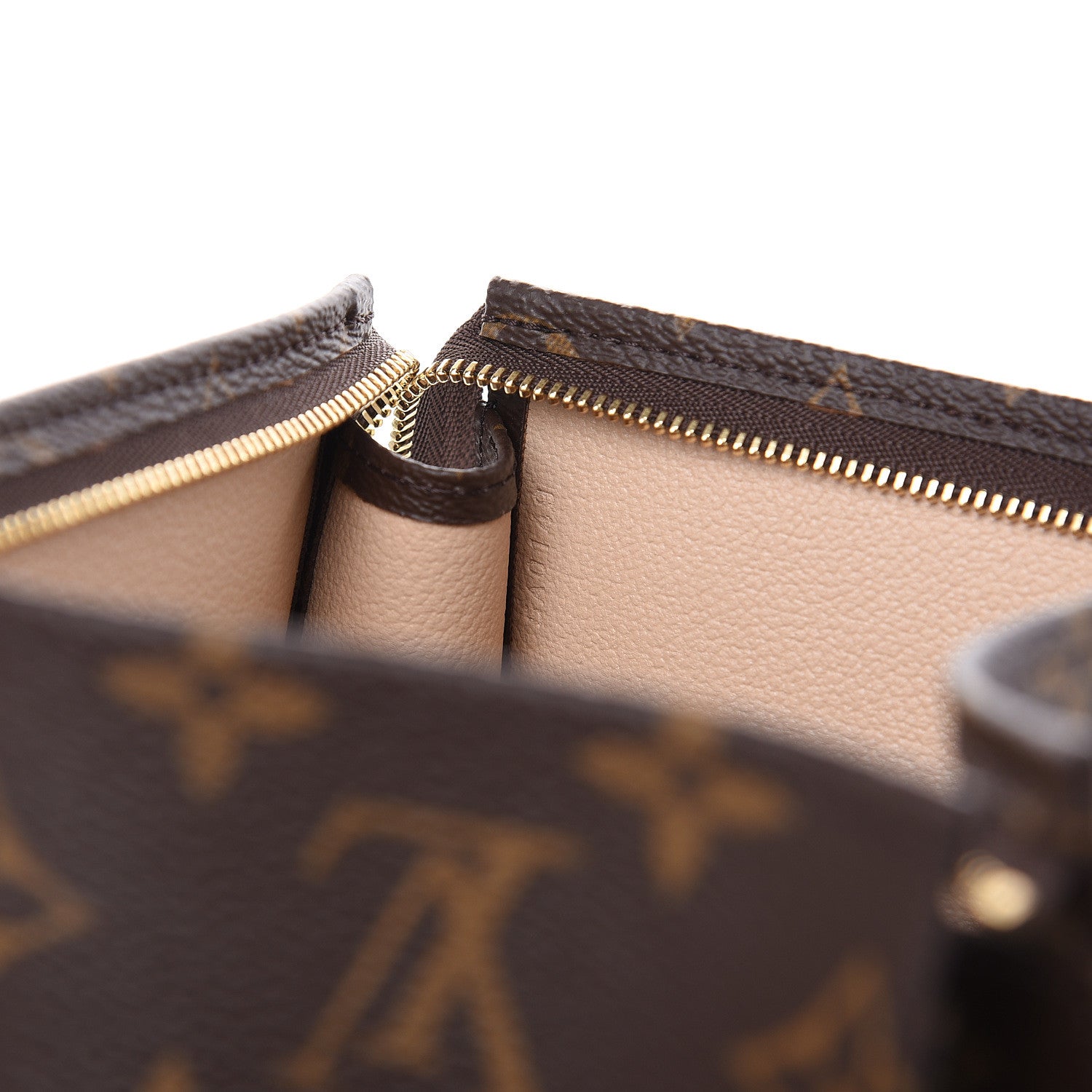 Louis Vuitton Monogram Toiletry Pouch 26 6 of 9
