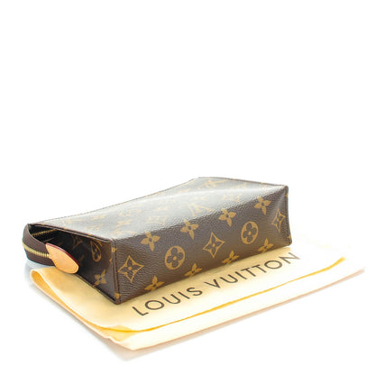 Louis Vuitton Monogram Toiletry Pouch 19 4 of 7