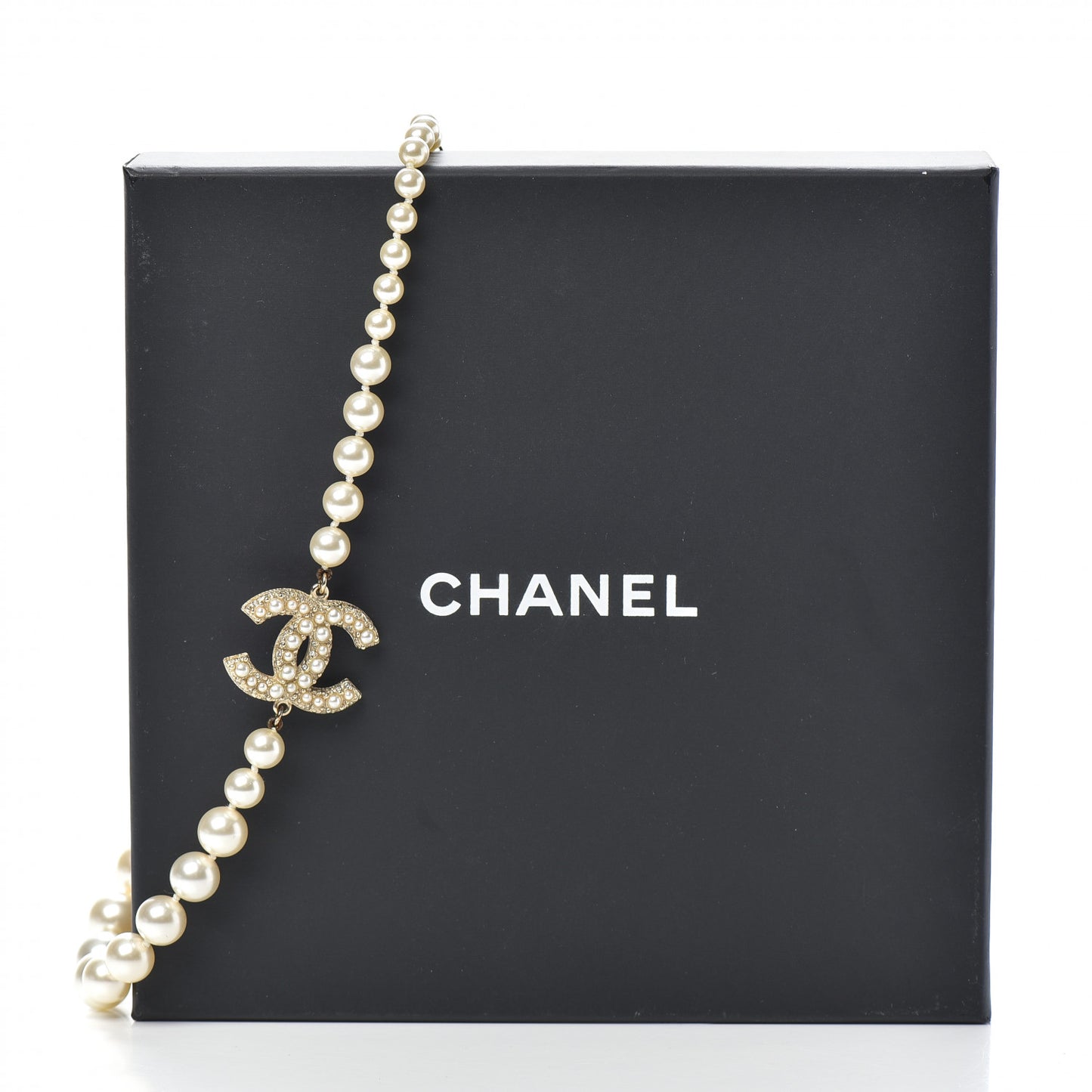 Graduated Pearl CC Short Necklace Gold