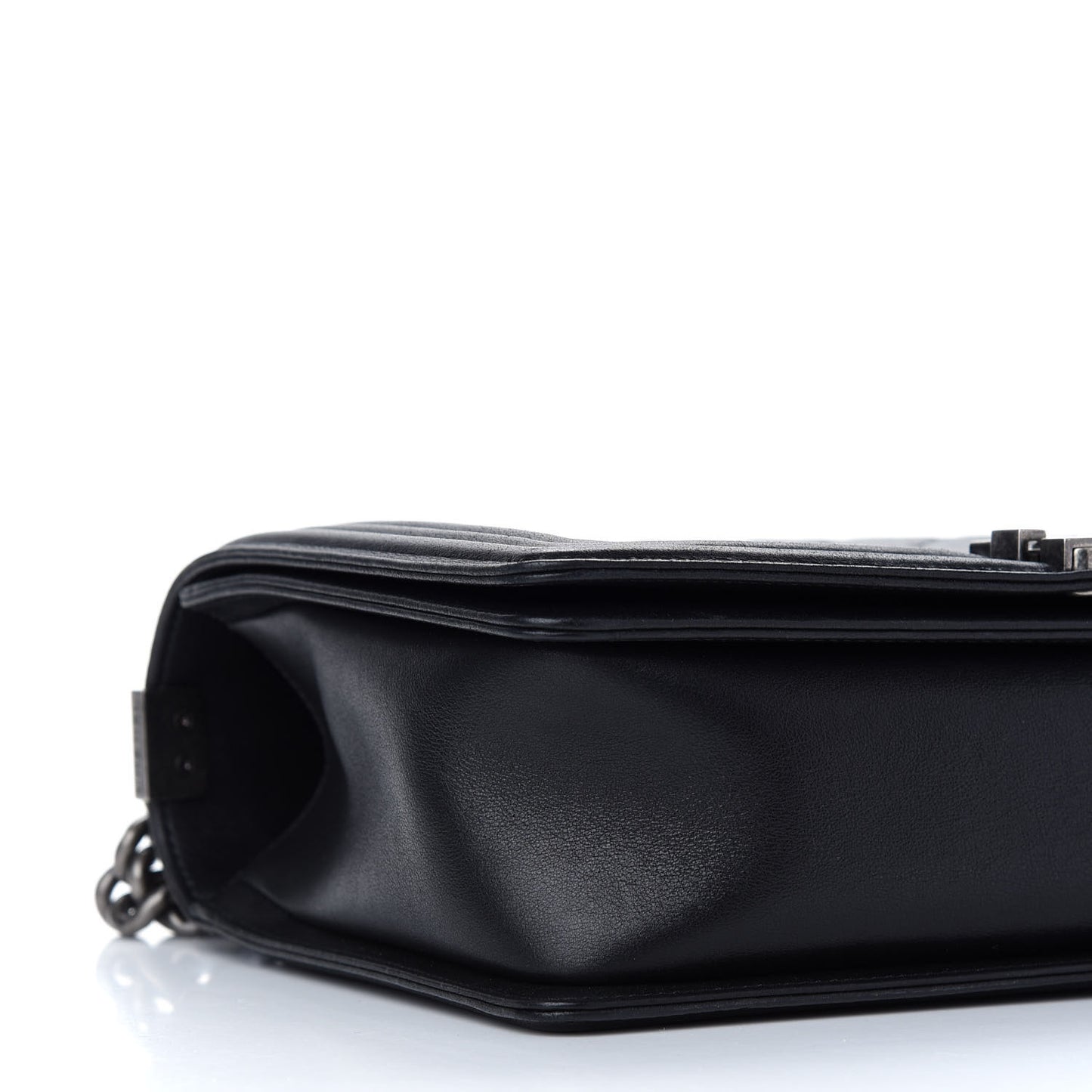 Metallic Calfskin Quilted New Medium Boy Flap Black