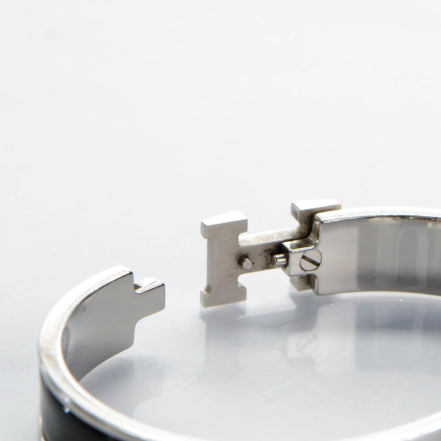 Enamel Narrow Clic Clac H Bracelet GM Black
