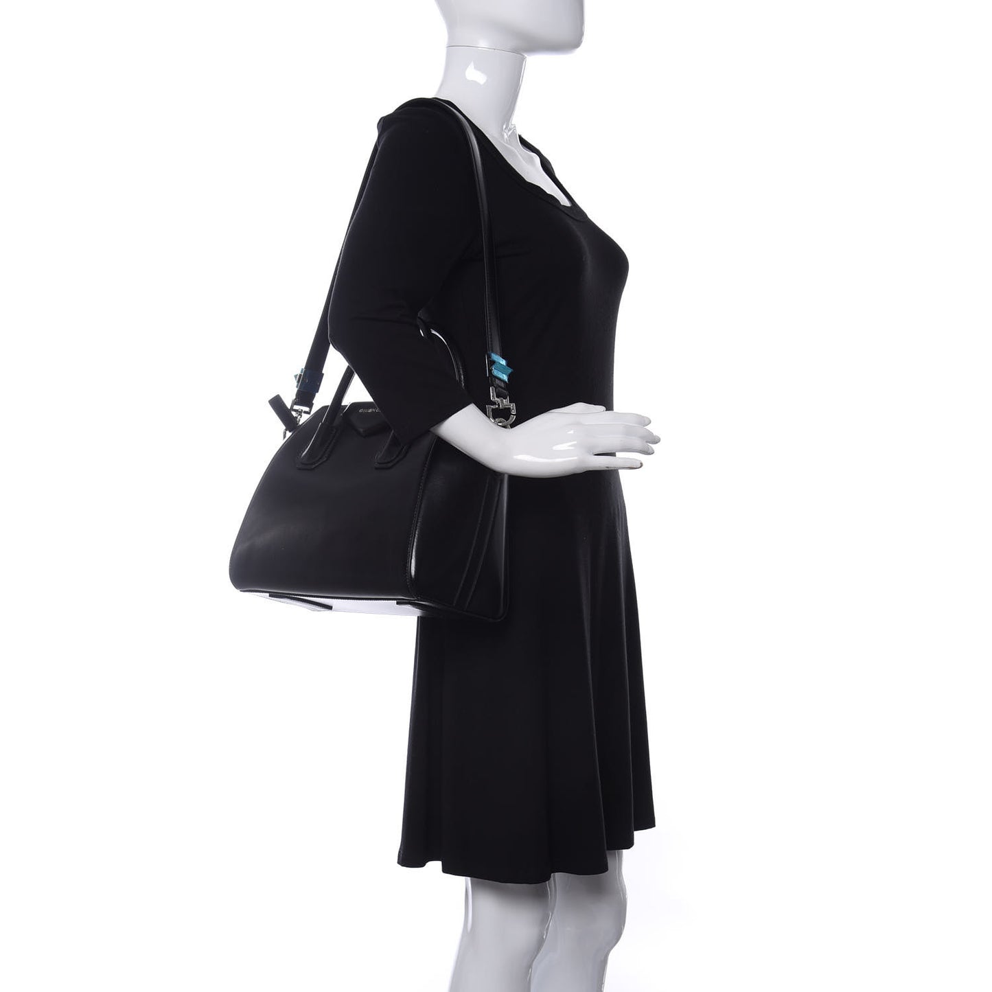 Shiny Lord Calfskin Small Antigona Black