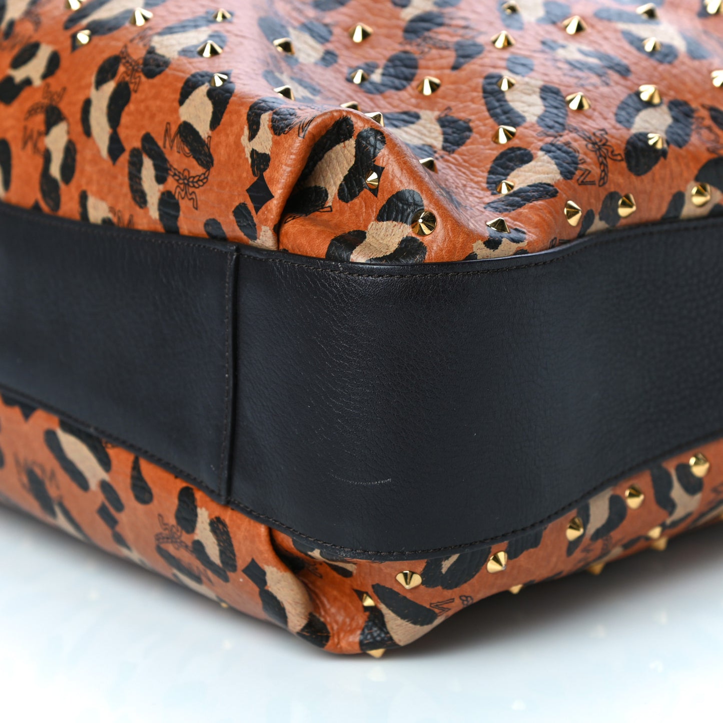 Visetos Leopard Print Large Drawstring Shoulder Bag Cognac