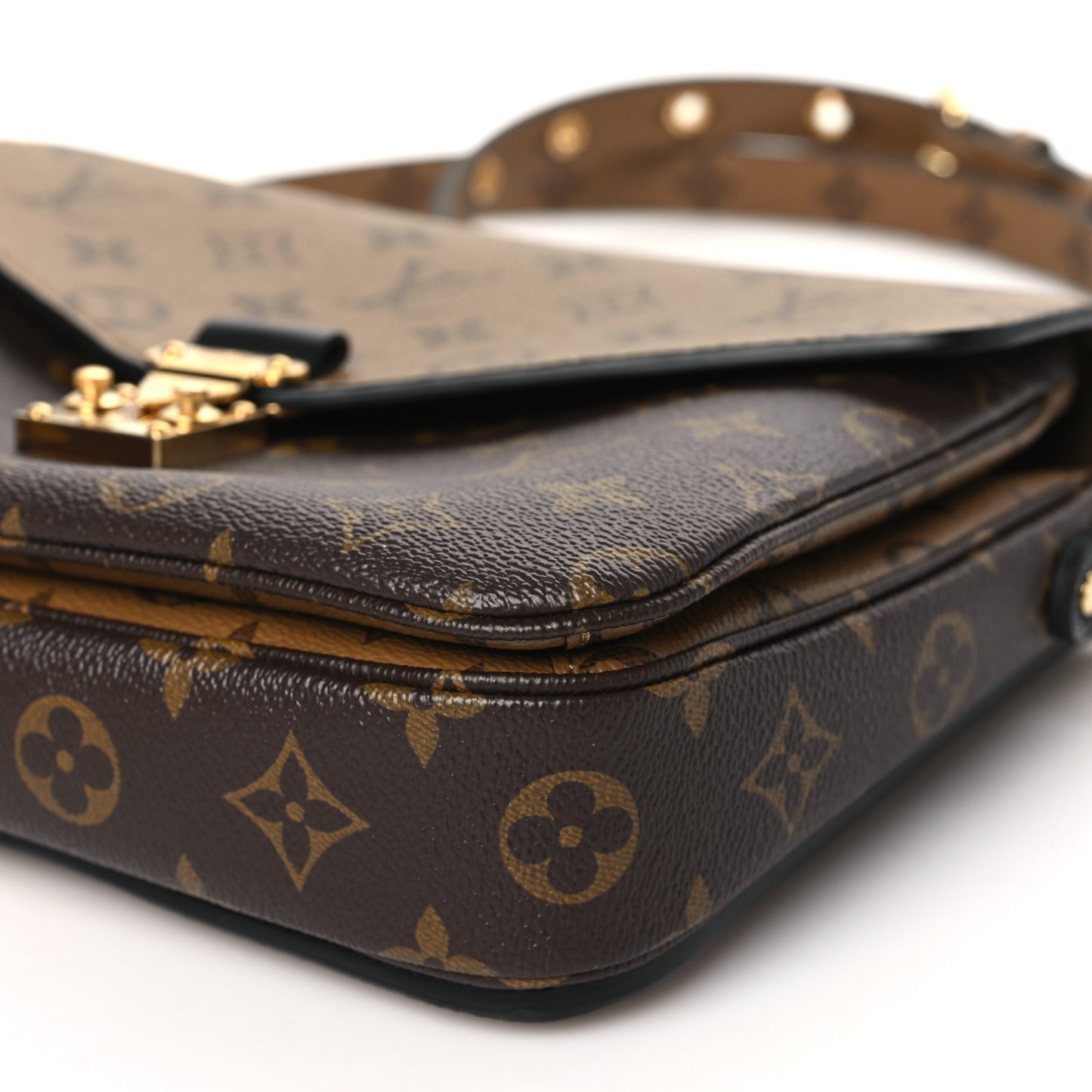 Reverse Monogram Pochette Metis