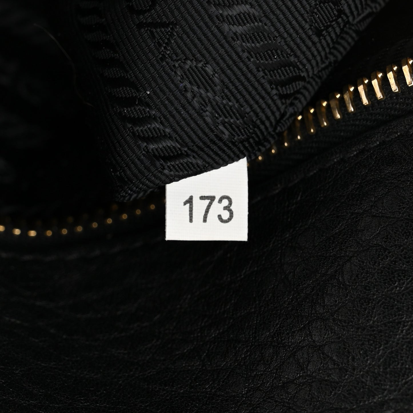 Vitello Daino Tote Black