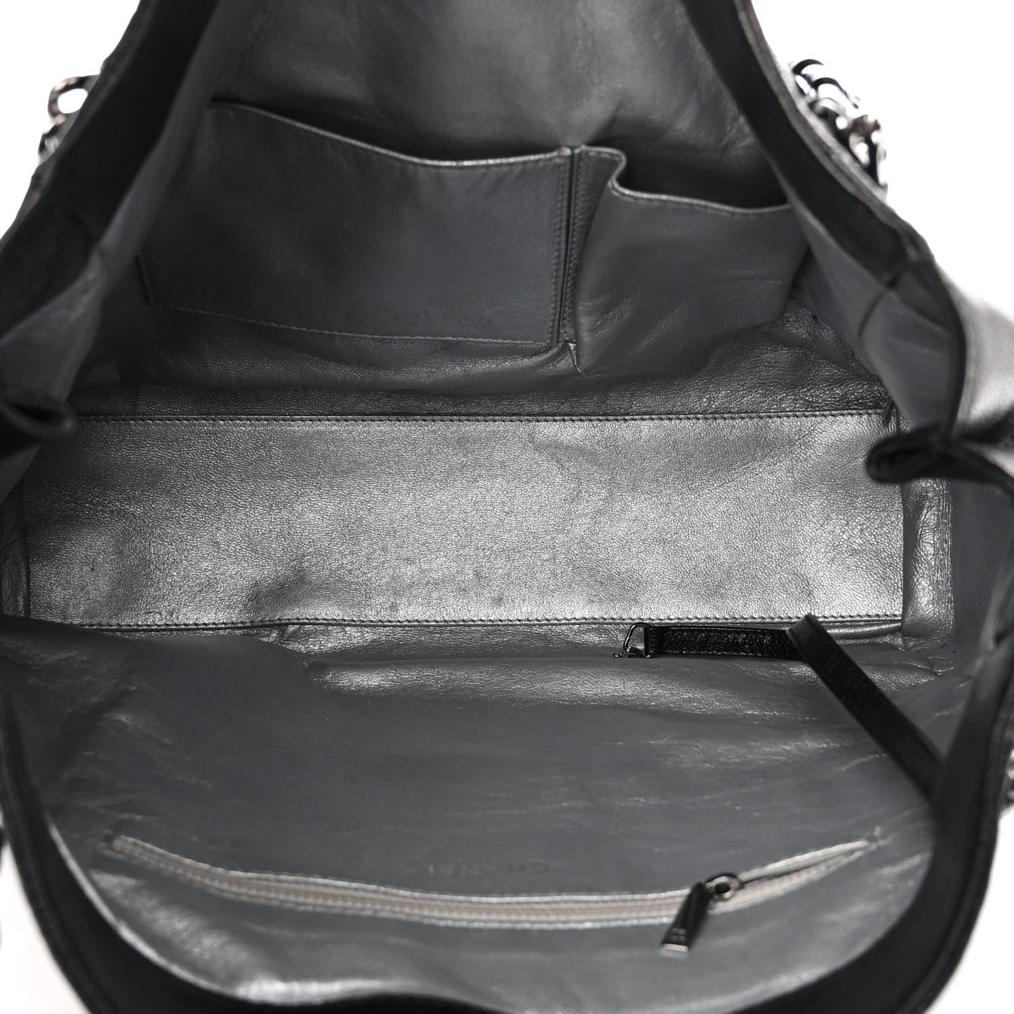 Glazed Caviar Modern Chain Tote Black
