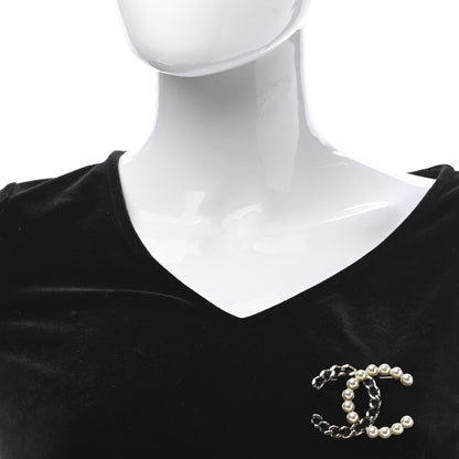 Chanel Lambskin Pearl CC Chain Brooch Black Gold 2 of 4